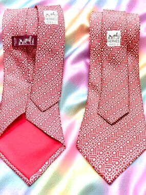 Unused Necktie Hermès Paris 100%  Silk France Made Geometric  Red White Stars(6)